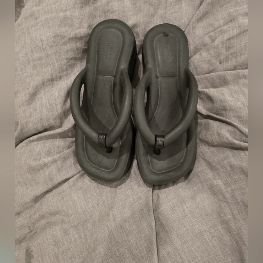 Melissa free platform flip flops